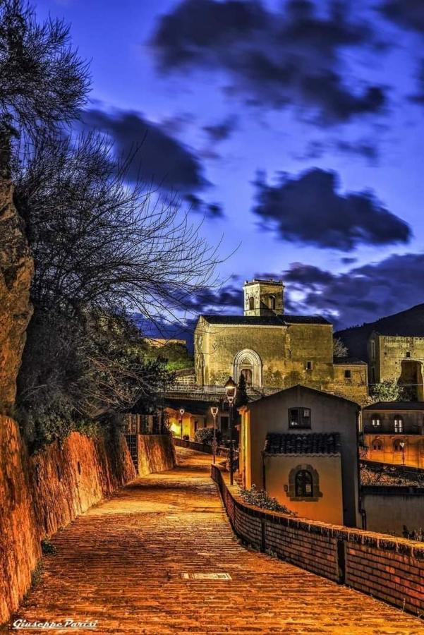 Loft S. Antonio Apartment Savoca